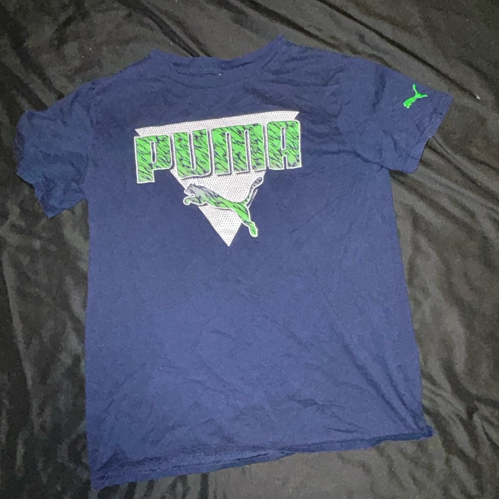Puma child size extra large (18-20) T-shirt